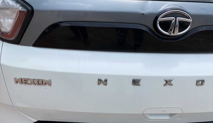 2019 Tata NEXON XM DIESEL, Diesel, Manual, 1,10,321 km, Dicky (Boot door) - Slightly dented