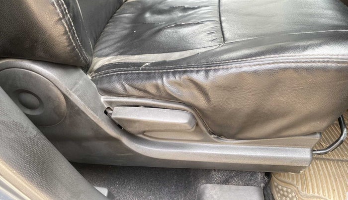 2010 Maruti Swift VDI, Diesel, Manual, 1,04,842 km, Driver Side Adjustment Panel