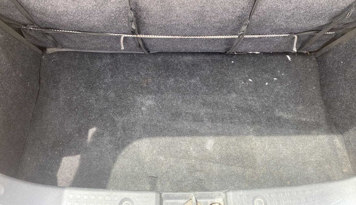 2010 Maruti Swift VDI, Diesel, Manual, 1,04,842 km, Boot Inside