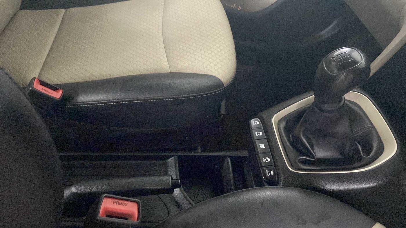 2019 Hyundai NEW SANTRO MAGNA, Petrol, Manual, 28,741 km, Gear Lever