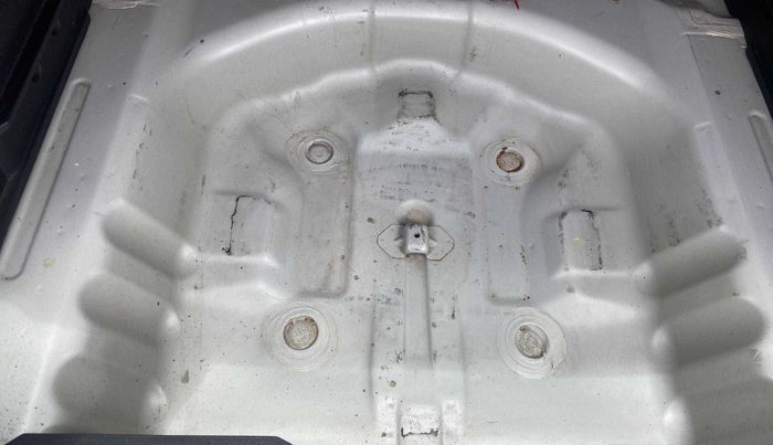 2016 Maruti Vitara Brezza ZDI PLUS, Diesel, Manual, 50,056 km, Boot floor - Slight discoloration