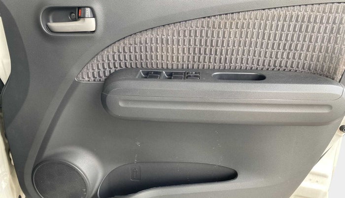 2014 Maruti Ritz VXI, Petrol, Manual, 65,279 km, Driver Side Door Panels Control