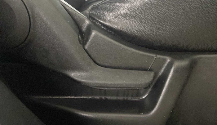 2020 Maruti New Wagon-R LXI CNG (O) 1.0, CNG, Manual, 61,292 km, Driver Side Adjustment Panel