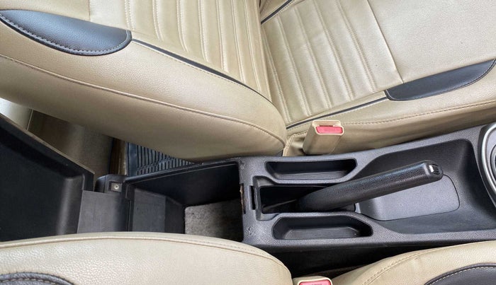 2014 Honda City 1.5L I-DTEC SV, Diesel, Manual, 1,02,813 km, Driver seat - Armrest has minor damage
