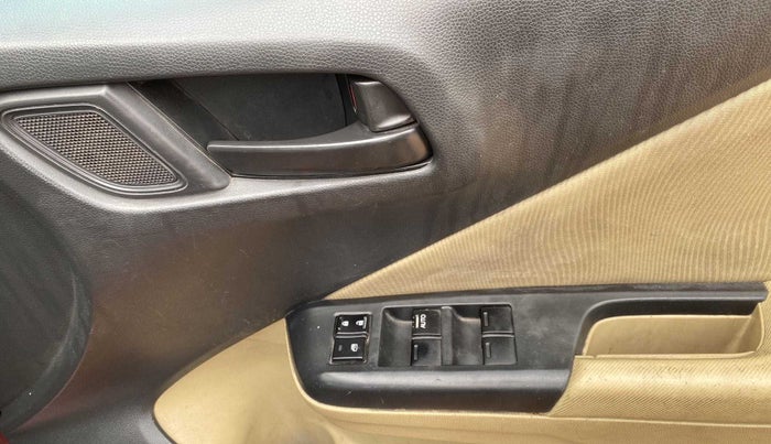 2014 Honda City 1.5L I-DTEC SV, Diesel, Manual, 1,02,813 km, Driver Side Door Panels Control
