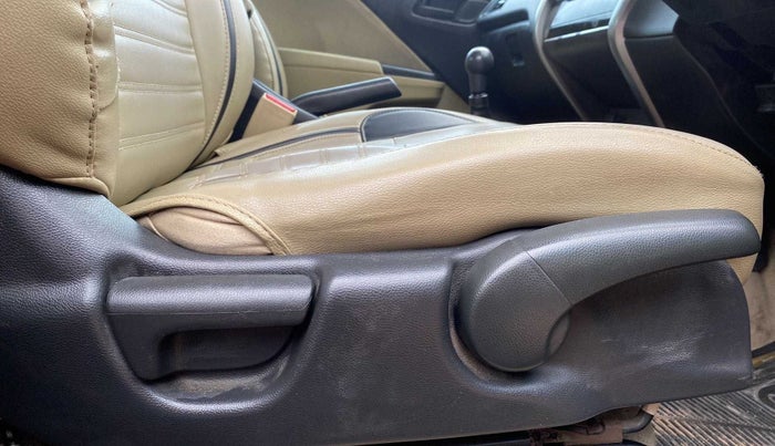 2014 Honda City 1.5L I-DTEC SV, Diesel, Manual, 1,02,813 km, Driver Side Adjustment Panel