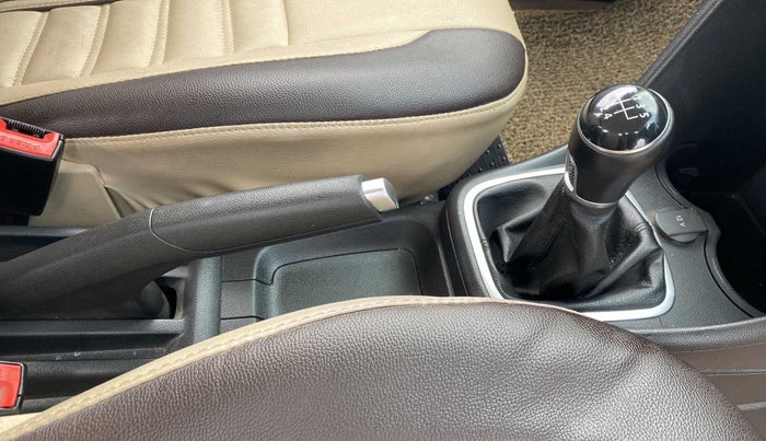 2016 Volkswagen Ameo HIGHLINE1.2L, Petrol, Manual, 96,487 km, Gear Lever