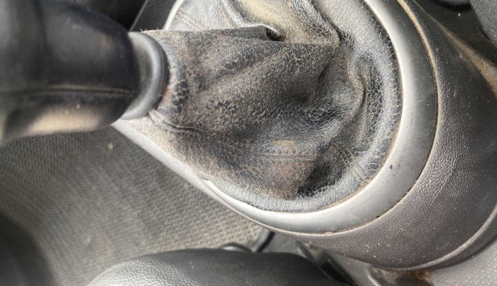 2013 Hyundai i20 SPORTZ 1.2, Petrol, Manual, 68,551 km, Gear lever - Boot cover slightly torn