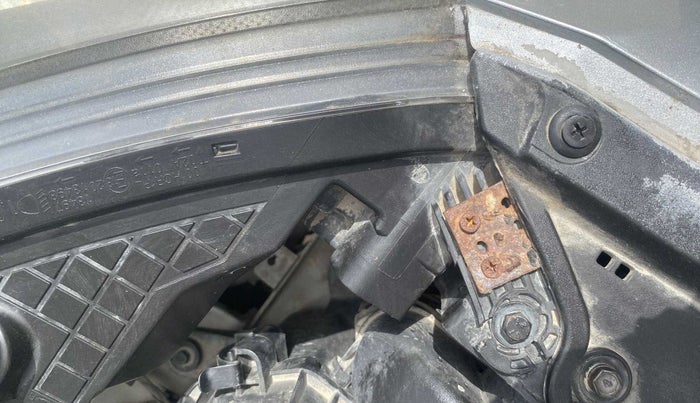 2013 Hyundai i20 SPORTZ 1.2, Petrol, Manual, 68,551 km, Left headlight - Clamp has minor damage