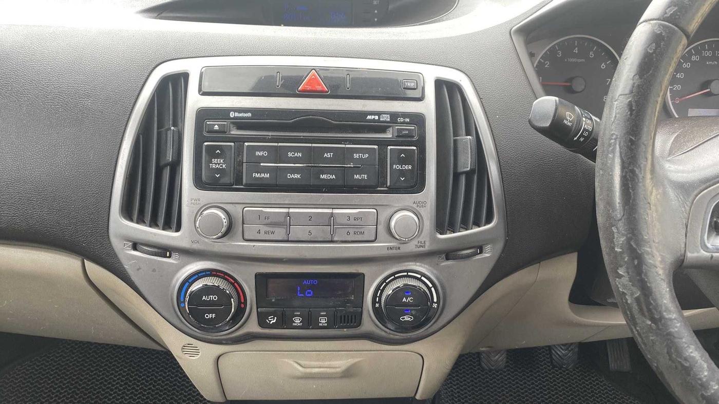 2013 Hyundai i20 SPORTZ 1.2, Petrol, Manual, 68,551 km, Air Conditioner
