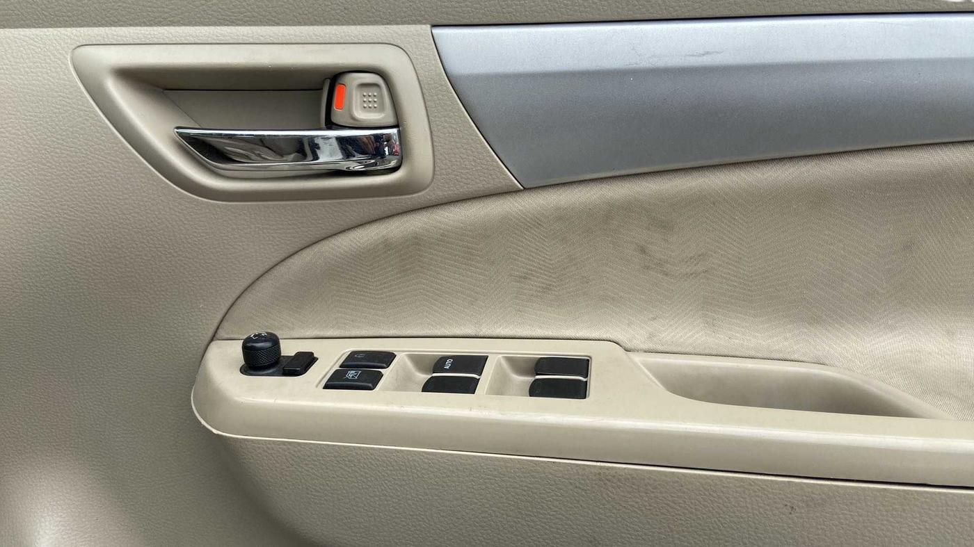 2016 Maruti Ertiga VDI SHVS, Diesel, Manual, 72,725 km, Driver Side Door Panels Control