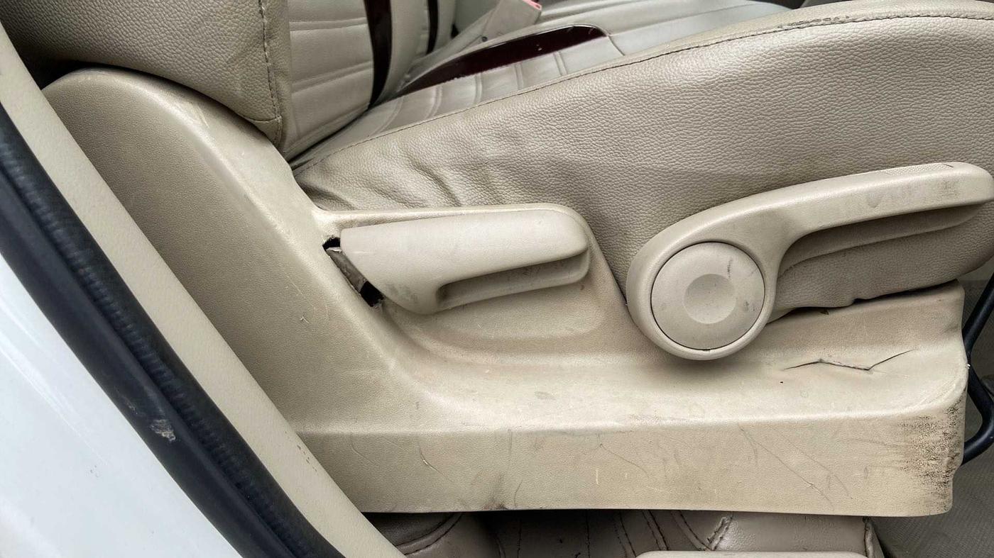 2016 Maruti Ertiga VDI SHVS, Diesel, Manual, 72,725 km, Driver Side Adjustment Panel
