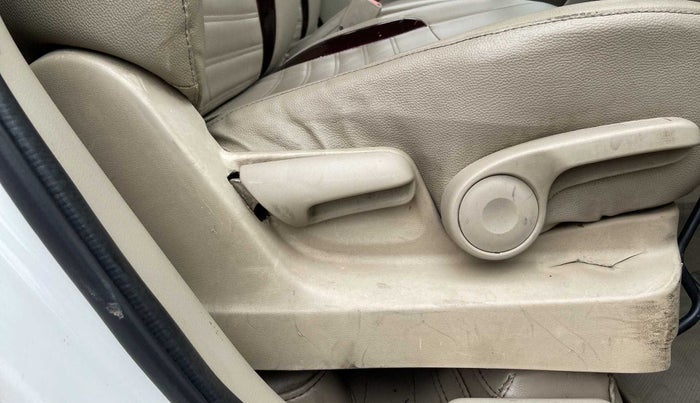 2016 Maruti Ertiga VDI SHVS, Diesel, Manual, 72,725 km, Driver Side Adjustment Panel