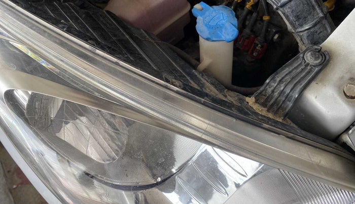 2019 Hyundai Eon ERA +, CNG, Manual, 84,673 km, Right headlight - Clamp has minor damage