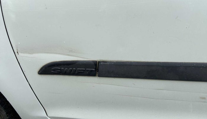 2012 Maruti Swift VDI, Diesel, Manual, 55,820 km, Front passenger door - Slightly dented