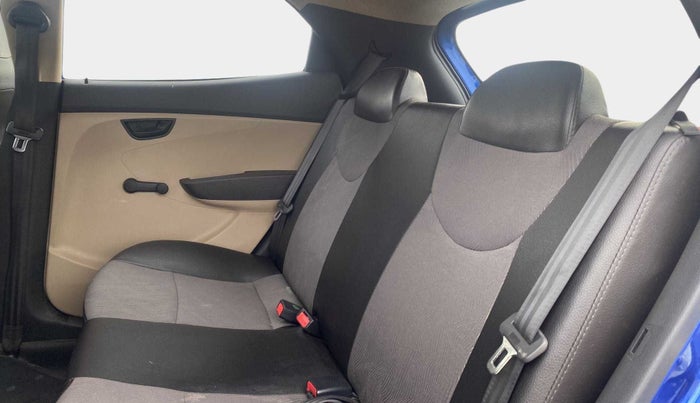 2014 Hyundai Eon MAGNA +, Petrol, Manual, 32,370 km, Right Side Rear Door Cabin
