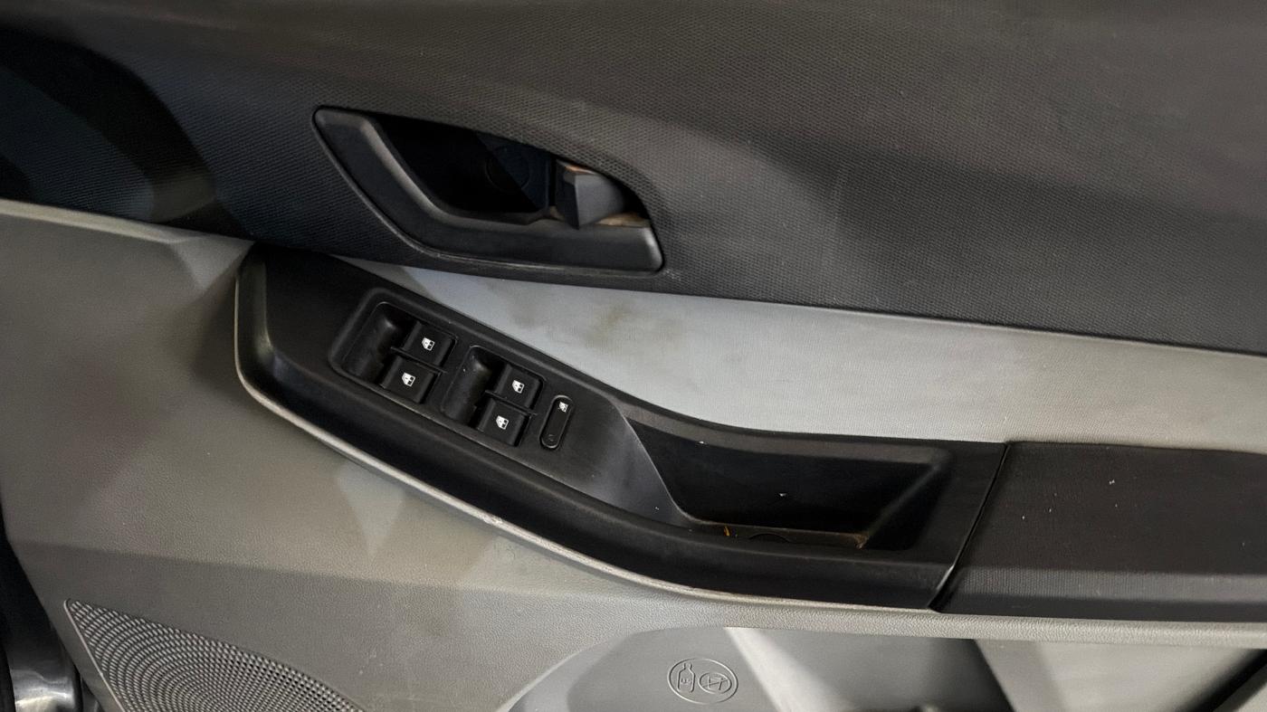 2023 Tata Tiago XT (O) PETROL, Petrol, Manual, 51,998 km, Driver Side Door Panels Control