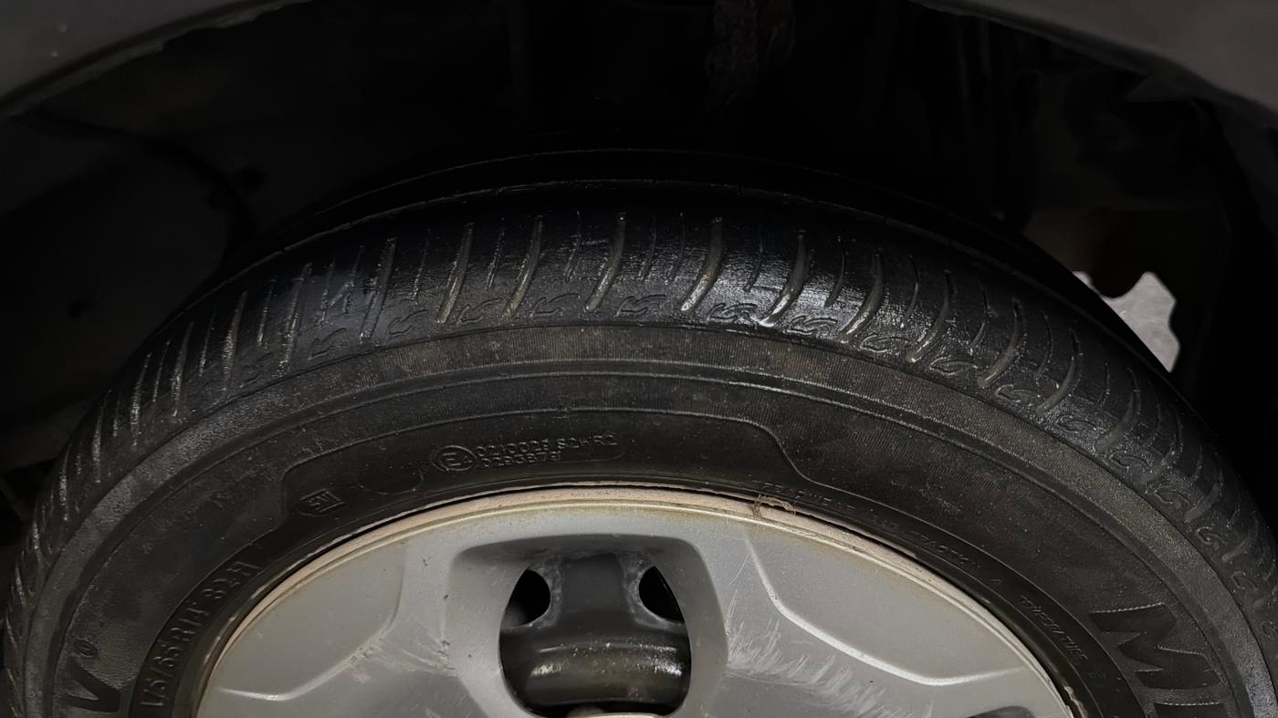 2023 Tata Tiago XT (O) PETROL, Petrol, Manual, 51,998 km, Left Rear Tyre Tread