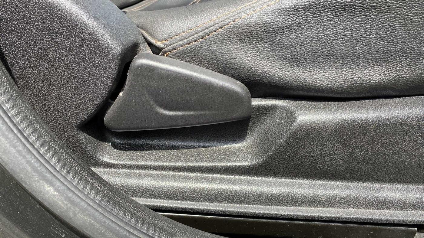 2019 Renault Kwid CLIMBER 1.0 AMT, Petrol, Automatic, 46,678 km, Driver Side Adjustment Panel