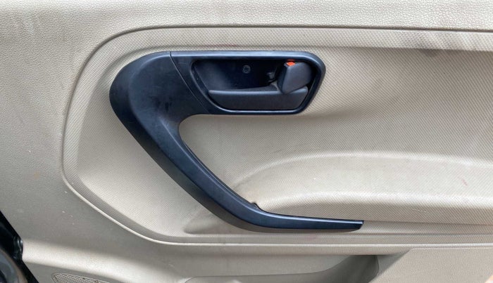 2022 Mahindra BOLERO NEO N 8, Diesel, Manual, 11,170 km, Driver Side Door Panels Control