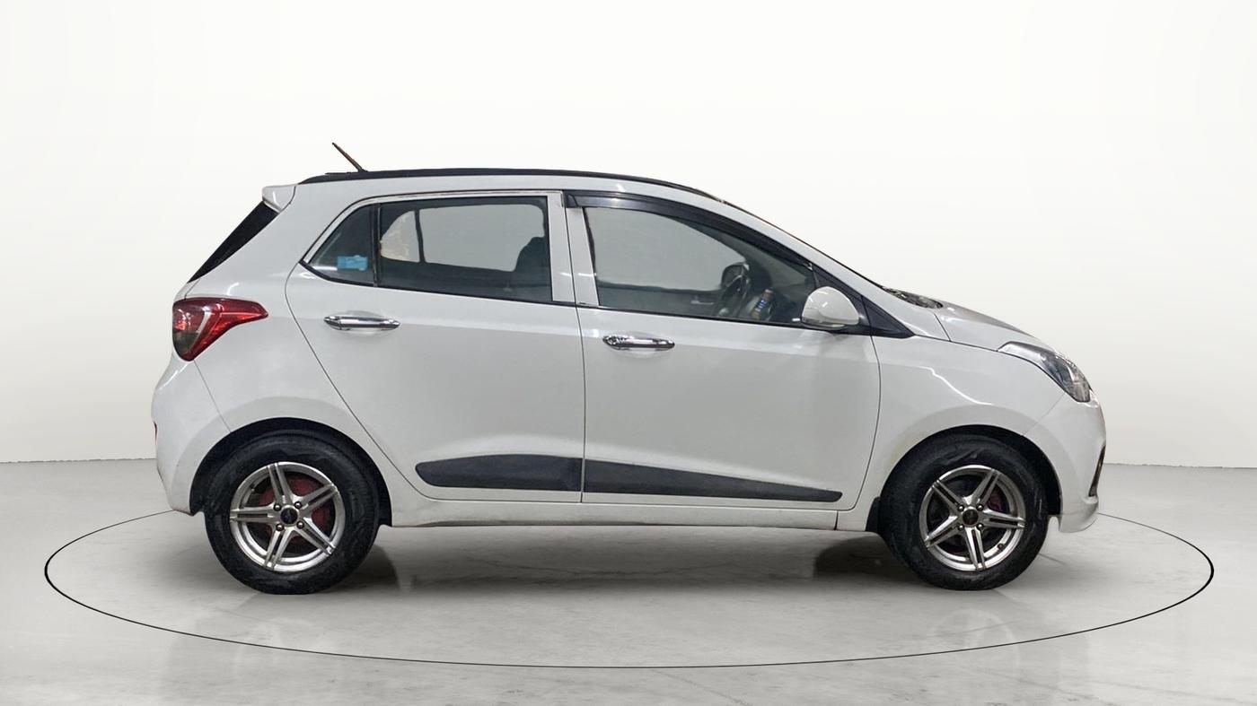 2016 Hyundai Grand i10 SPORTZ 1.2 KAPPA VTVT, Petrol, Manual, 67,236 km, Right Side View