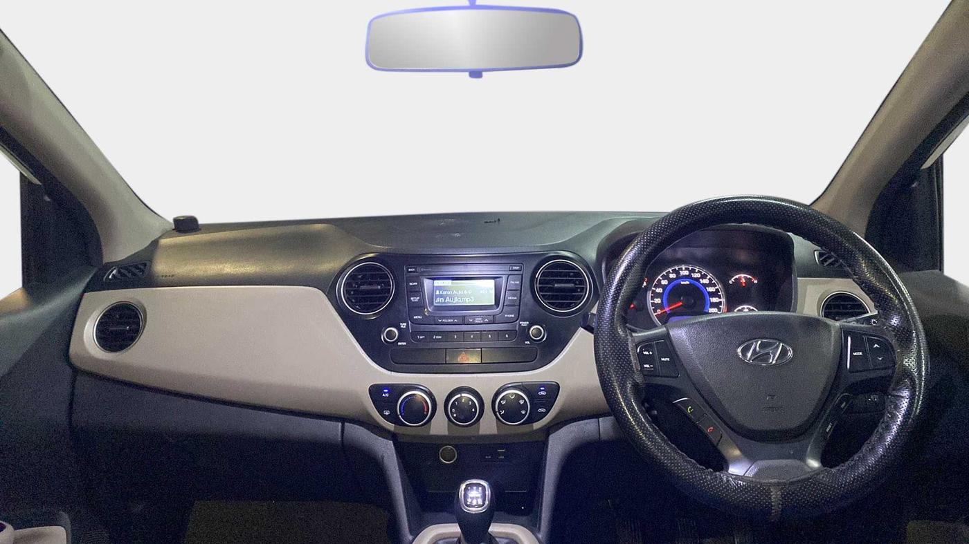 2016 Hyundai Grand i10 SPORTZ 1.2 KAPPA VTVT, Petrol, Manual, 67,236 km, Dashboard