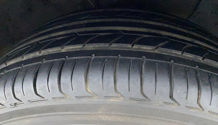 2014 Hyundai Elite i20 ASTA 1.2, Petrol, Manual, 55,940 km, Right Front Tyre Tread