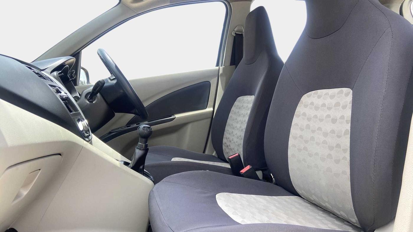 2016 Maruti Celerio VXI, Petrol, Manual, 41,411 km, Right Side Front Door Cabin