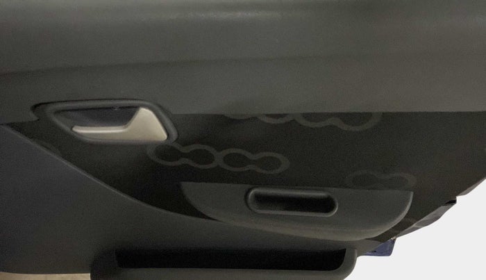 2014 Maruti Alto 800 LXI, Petrol, Manual, 4,650 km, Driver Side Door Panels Control