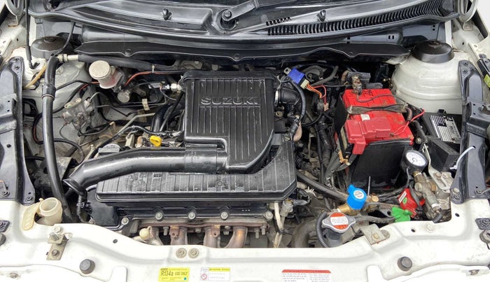 2016 Maruti Swift Dzire VXI, CNG, Manual, 1,06,109 km, Open Bonet