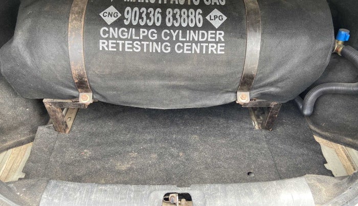 2016 Maruti Swift Dzire VXI, CNG, Manual, 1,06,109 km, Boot Inside