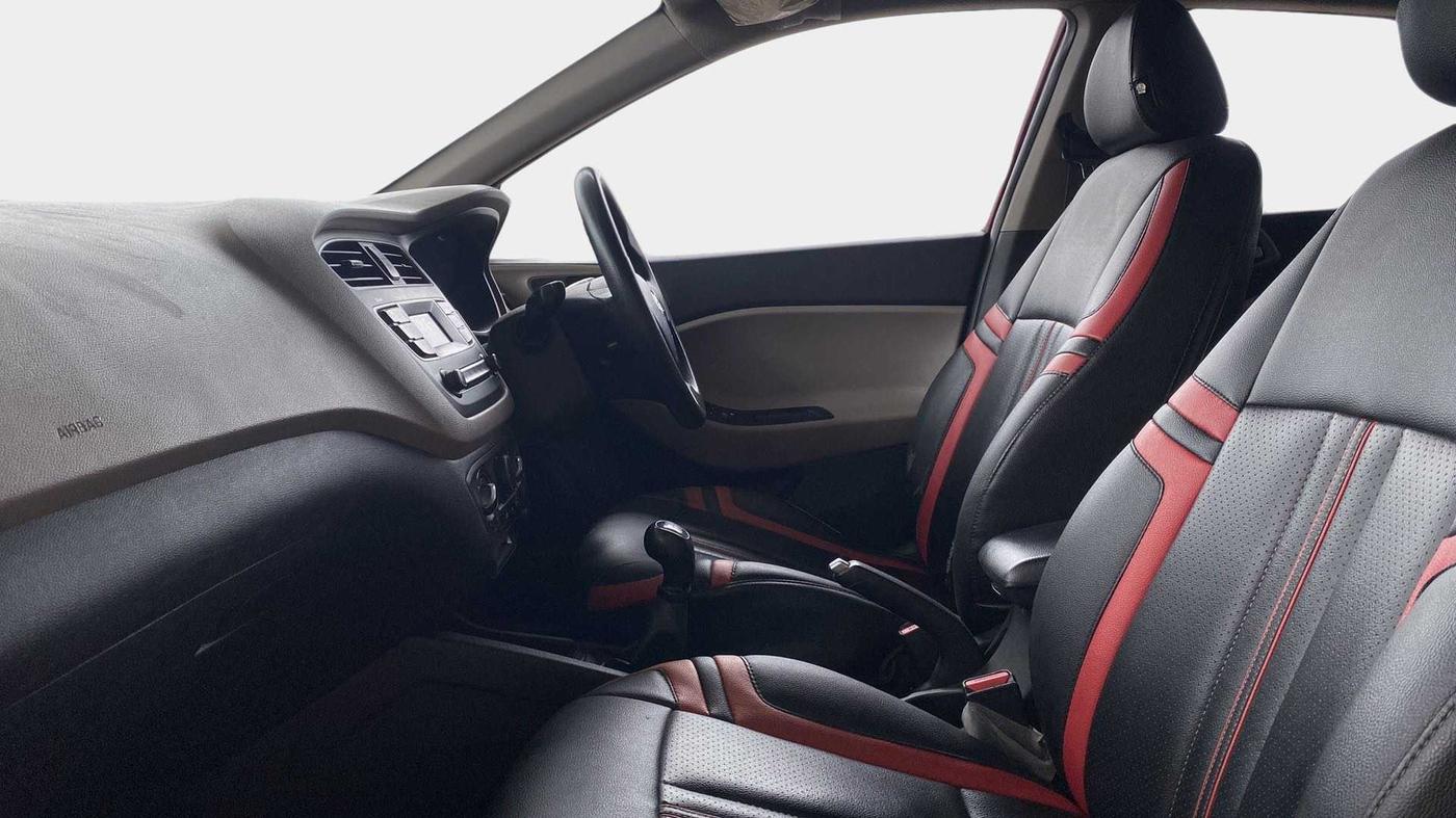 2018 Hyundai Elite i20 SPORTZ 1.2, Petrol, Manual, 98,616 km, Right Side Front Door Cabin