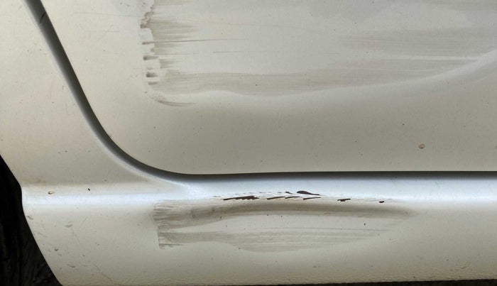 2013 Maruti A Star VXI (ABS) AT, Petrol, Automatic, 1,15,483 km, Right running board - Minor scratches