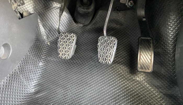 2018 Ford FREESTYLE TITANIUM 1.2 PETROL, Petrol, Manual, 33,693 km, Pedals