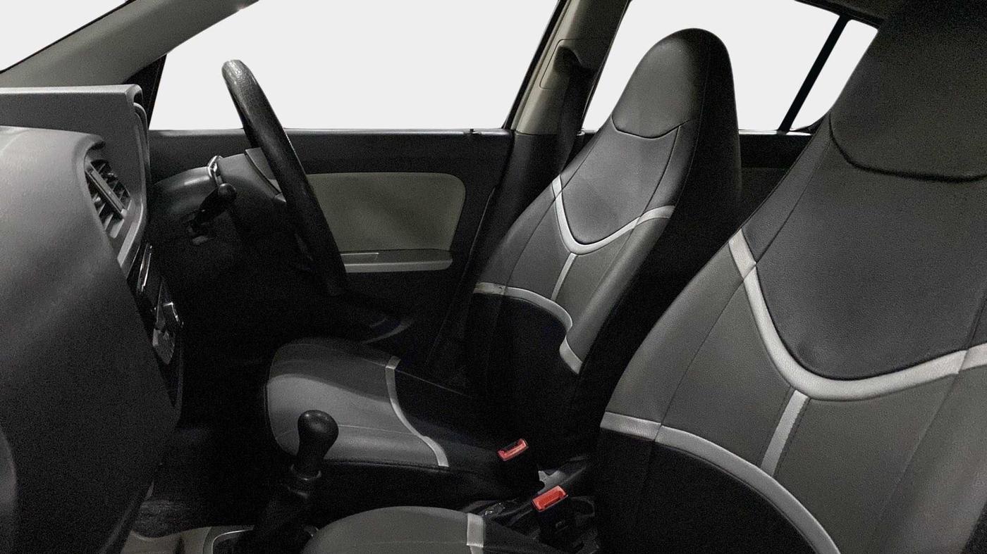 2017 Maruti Alto K10 VXI, Petrol, Manual, 29,268 km, Right Side Front Door Cabin