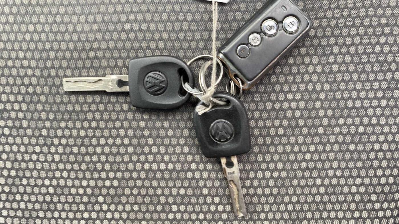 2019 Volkswagen Polo TRENDLINE 1.0L, Petrol, Manual, 25,274 km, Key Close Up