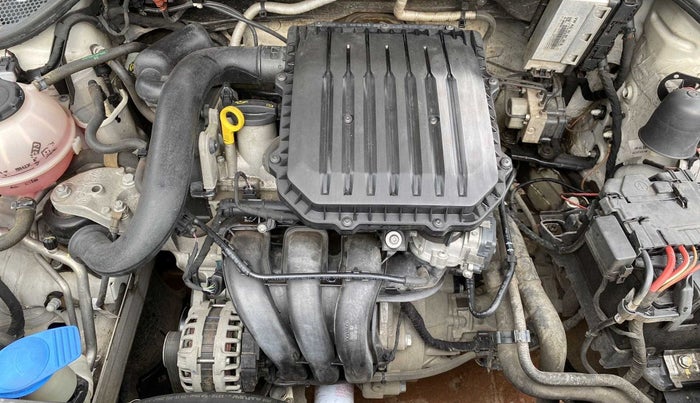 2019 Volkswagen Polo TRENDLINE 1.0L, Petrol, Manual, 25,274 km, Open Bonet