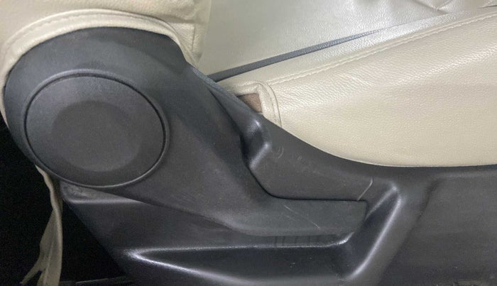 2019 Maruti New Wagon-R ZXI 1.2, Petrol, Manual, 31,629 km, Driver Side Adjustment Panel