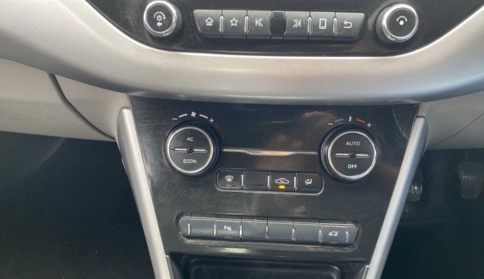 2018 Tata NEXON XT PETROL, Petrol, Manual, 49,327 km, AC Unit - Directional switch has minor damage
