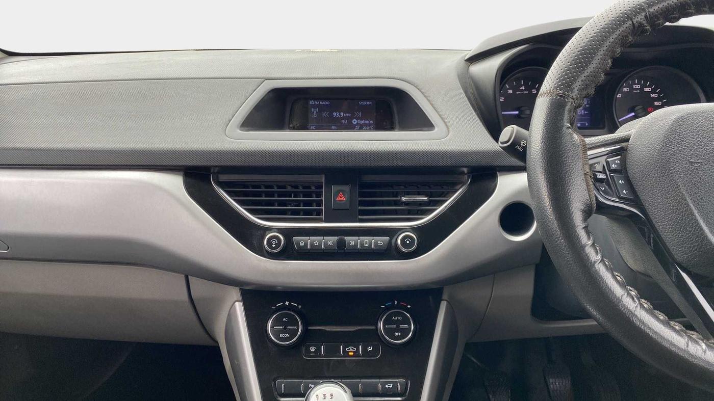 2018 Tata NEXON XT PETROL, Petrol, Manual, 49,327 km, Air Conditioner
