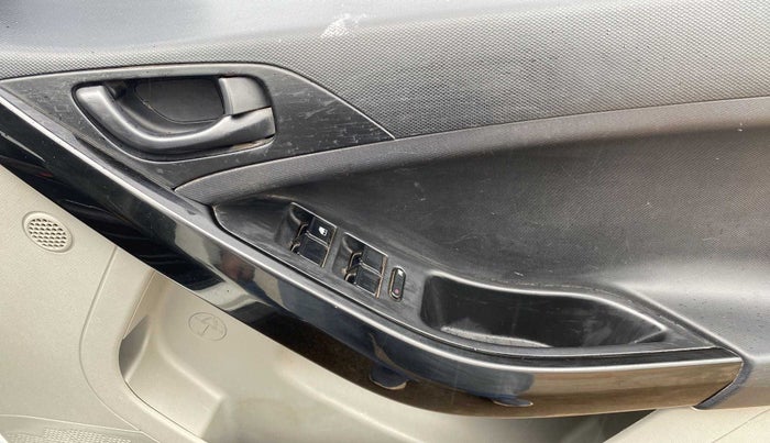 2018 Tata NEXON XT PETROL, Petrol, Manual, 49,327 km, Driver Side Door Panels Control