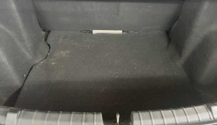 2017 Tata TIGOR XT PETROL, Petrol, Manual, 65,280 km, Dicky (Boot door) - Tool missing