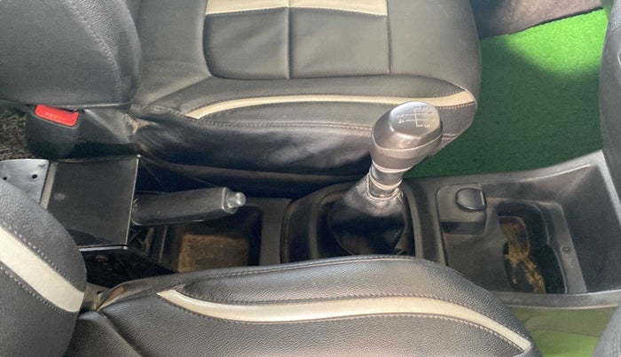 2017 Renault Kwid RXT 1.0 (O), Petrol, Manual, 42,912 km, Gear Lever
