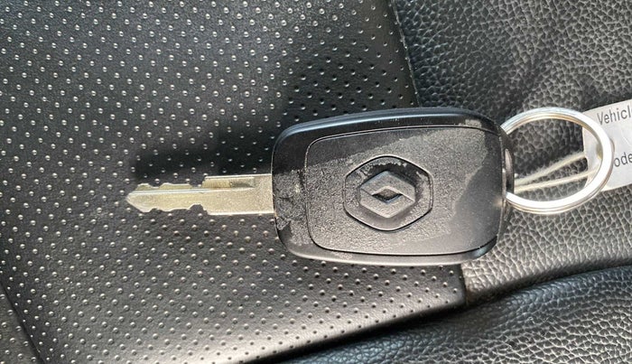 2017 Renault Kwid RXT 1.0 (O), Petrol, Manual, 42,912 km, Key Close Up