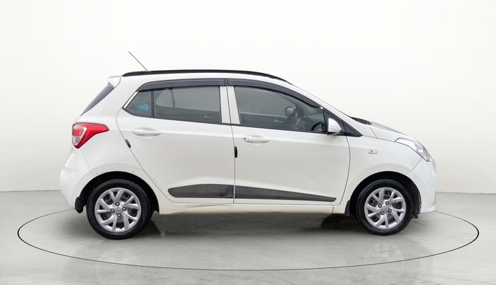 2017 Hyundai Grand i10 SPORTZ 1.2 KAPPA VTVT, Petrol, Manual, 27,022 km, Right Side View