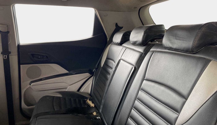 2019 Mahindra XUV300 W6 1.5 DIESEL, Diesel, Manual, 66,656 km, Right Side Rear Door Cabin