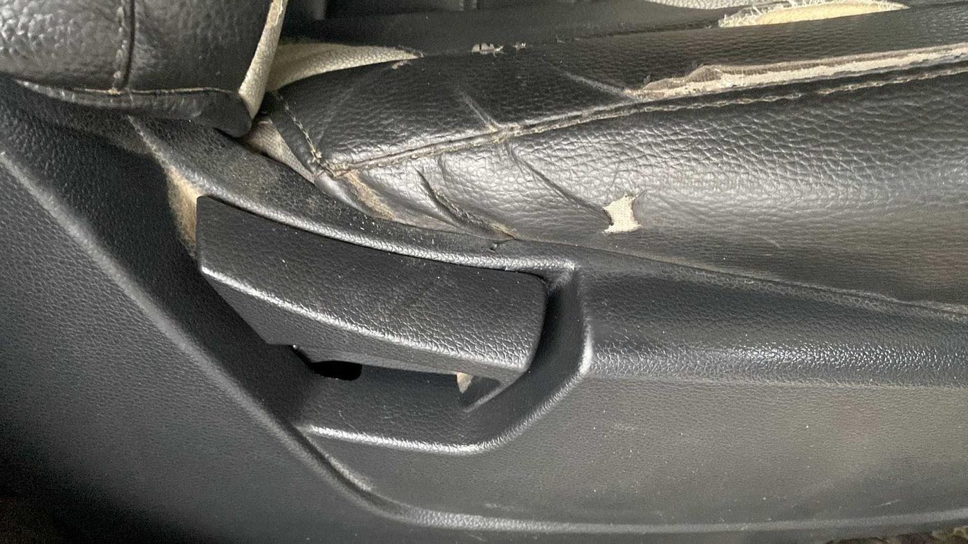 2019 Mahindra XUV300 W6 1.5 DIESEL, Diesel, Manual, 66,656 km, Driver Side Adjustment Panel