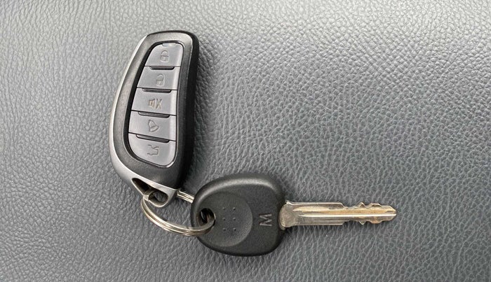 2021 Hyundai NEW SANTRO ERA EXECUTIVE, Petrol, Manual, 17,863 km, Key Close Up