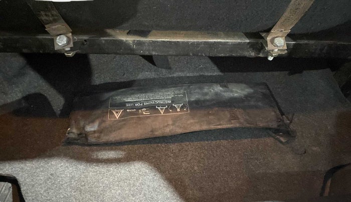 2017 Volkswagen Ameo TRENDLINE 1.2L, CNG, Manual, 70,160 km, Boot Inside