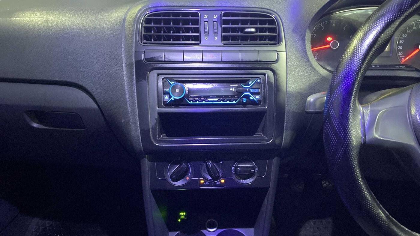 2017 Volkswagen Ameo TRENDLINE 1.2L, CNG, Manual, 70,160 km, Infotainment System